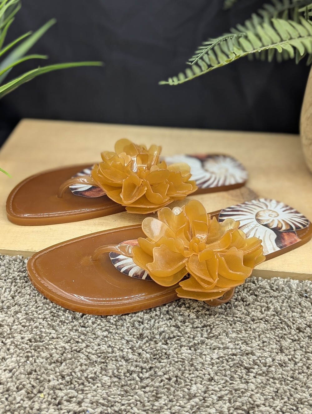 Farm Rio Thick Jelly Thong Style Women's Size 8/9 Sandals